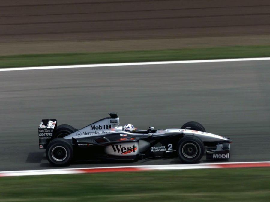  McLaren Mercedes-Benz MP4-15 2000 года  (фото 7 из 12)